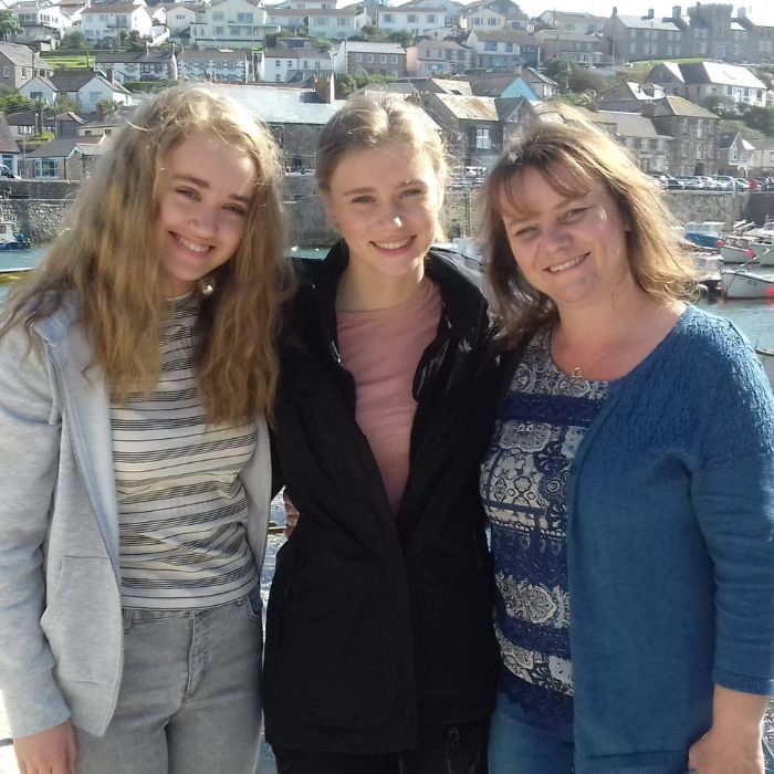 Ali and daughters