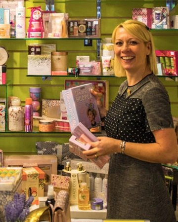 Lisa - Shop and Fundraising Volunteer