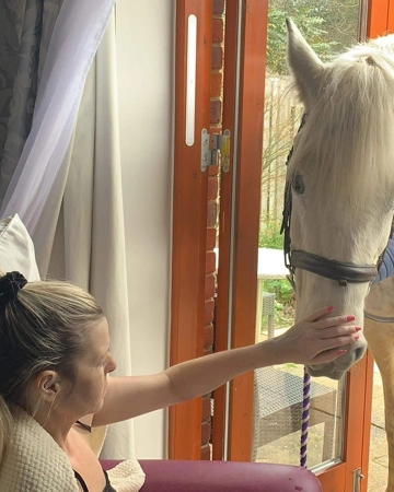 Sarah & White Horse 2 (1)