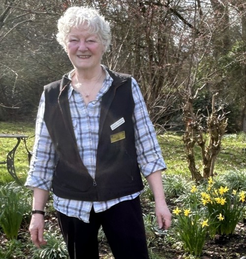 Lesley (Gardener) Res1 (1)