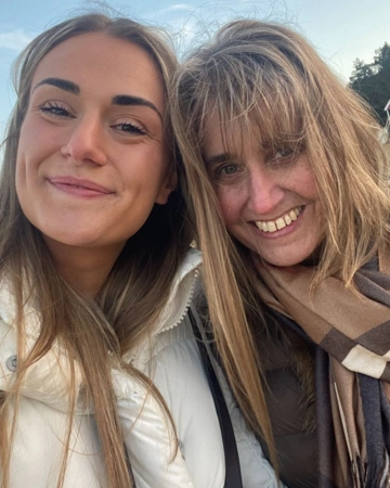 Louise & Em